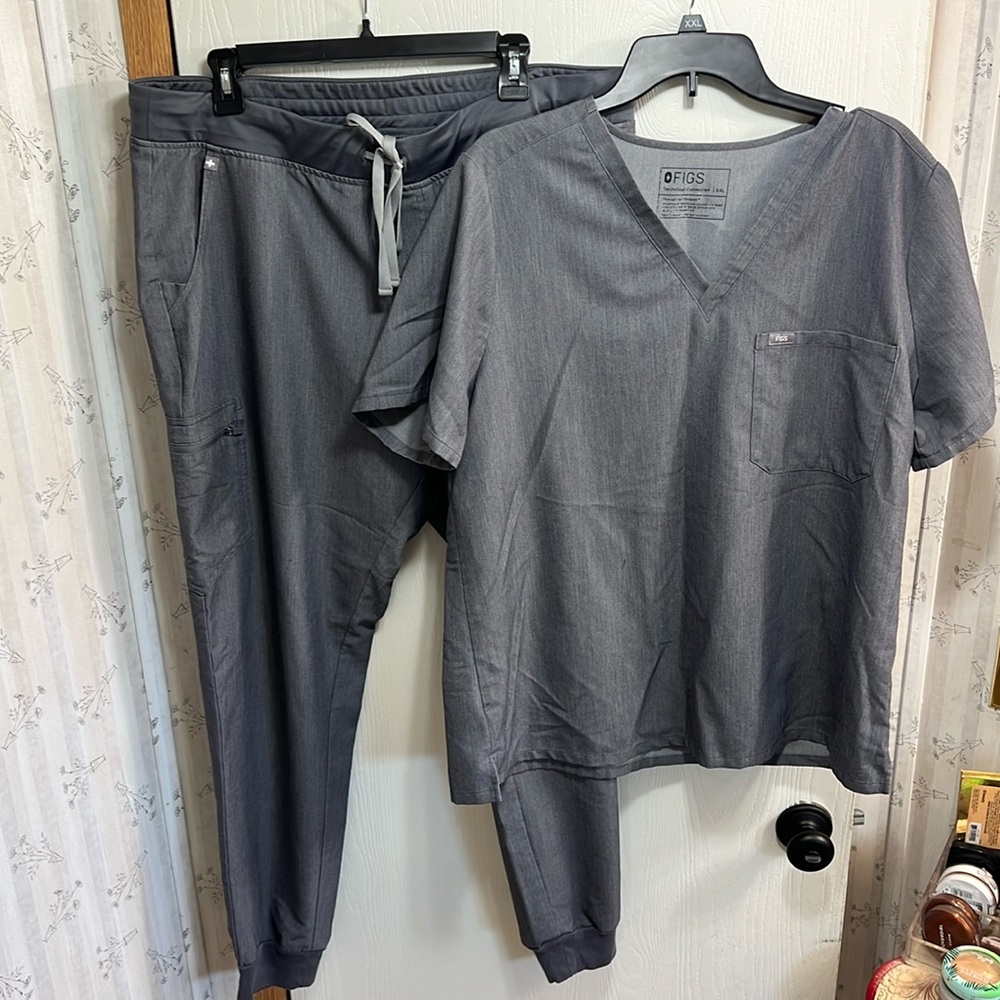 FIGS XXLTall Graphite Zamora & Catarina Scrub Set